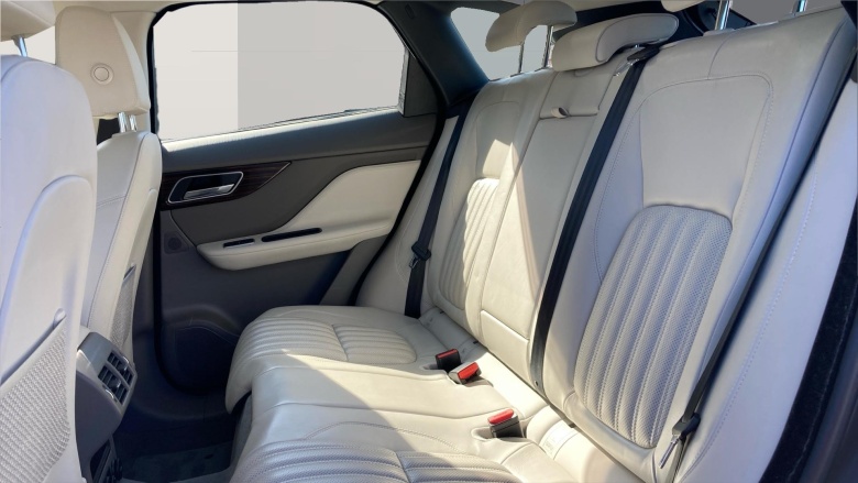 Jaguar F-Pace 2.0d Portfolio 5dr Auto AWD Diesel Estate